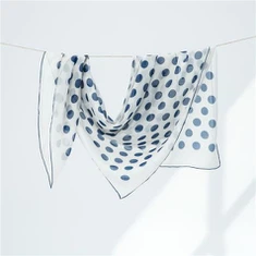 Ženski pribor od svilenih vrata